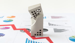 赤字を抱えた会社の模型